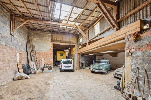 große Scheune, über 2 Etagen hinweg