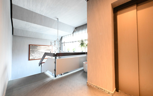 Treppenhaus/Fahrstuhl