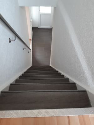 01_EINGANG_TREPPE.jpg