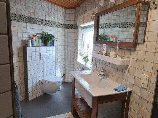 Wohnung Badezimmer.jpg