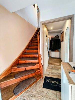 Flur mit Treppenaufgang