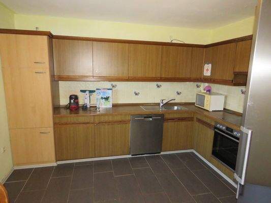 Küche mit Einbauküche 