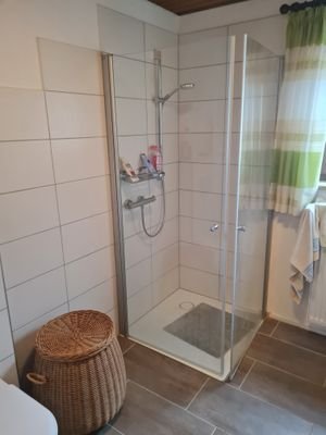 Bad mit Dusche.jpg