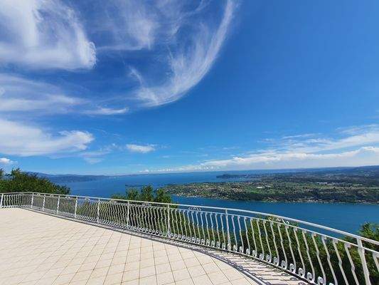 Terrasse mit Seeblick