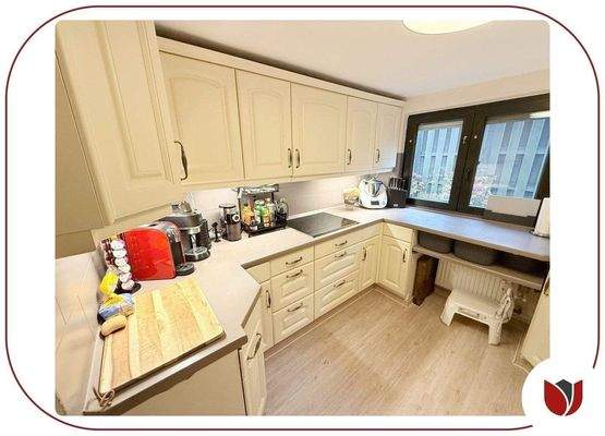 Küche mit Einbauküche