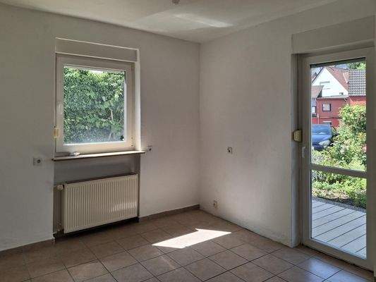 Küche mit Ausgang zur Terrasse