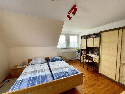 Schlaf-/Kinderzimmer Dachgeschoss