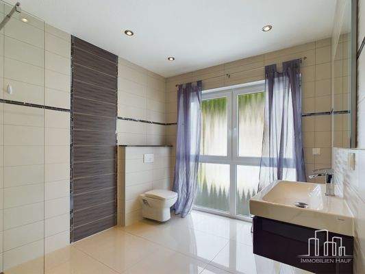 CAM02839G0-PR0140-STILL015