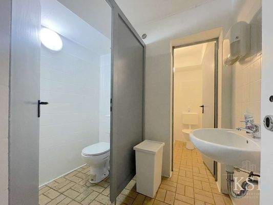 Frauentoiletten - Gewerbe