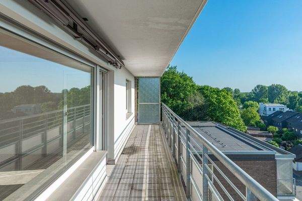 Nachmittags-und Abend-Balkon