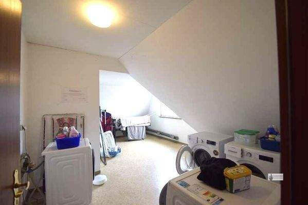 Waschcenter mit Trocknungsbereich