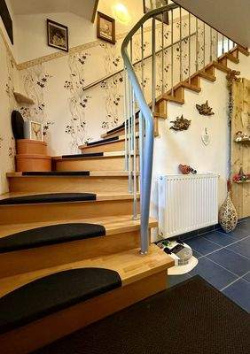 Eingangsbereich/ Treppe