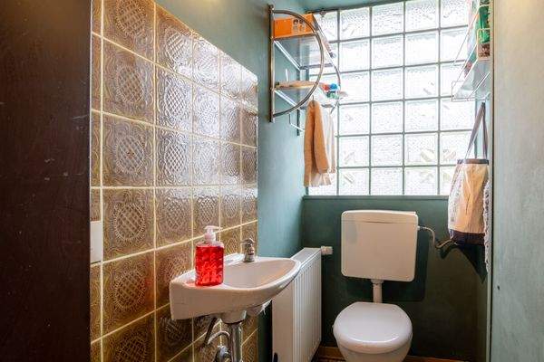 18350&nbsp;Gäste-WC