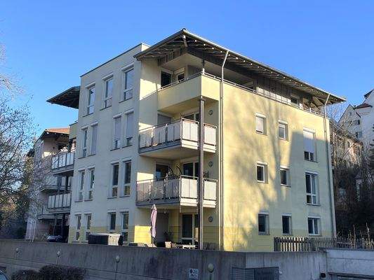 Modernes Mehrfamilienhaus