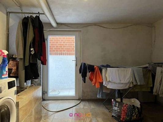 Praktisch: vom Keller aus geht es in den Garten.