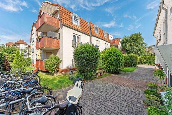 1052-22 Hofansicht.jpg