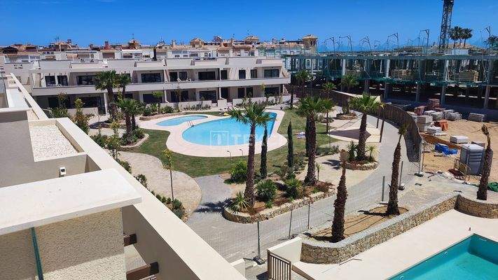 Flats Close to Sea in Innovative Residential Project in Torrevieja