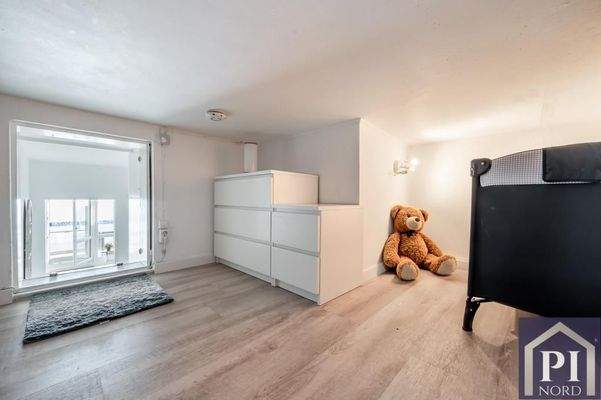 ... mit Platz für ein Kinderbett