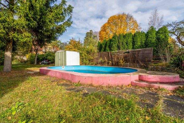 Pool & Freizeithaus am Waldrand