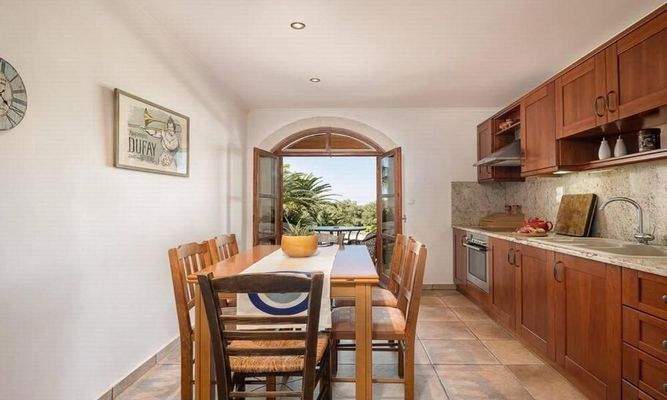 Kreta, Kournas: Luxuriöse Steinvilla mit Meer- und Bergblick