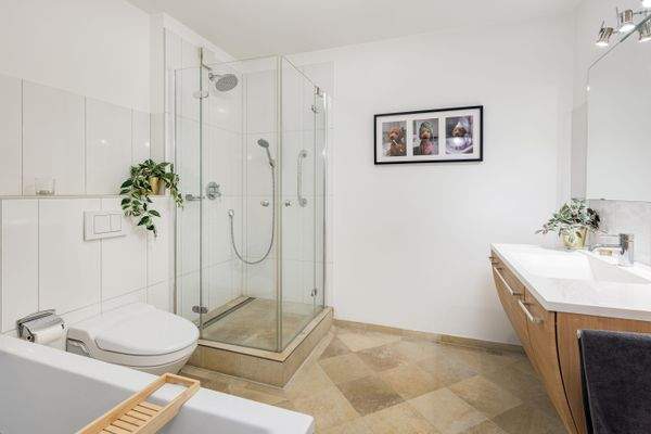 Insgesamt vier Bäder