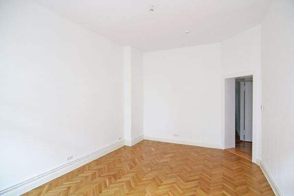 Tolles Wohnzimmer mit Balkon