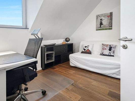 Büro/Kind untere Etage