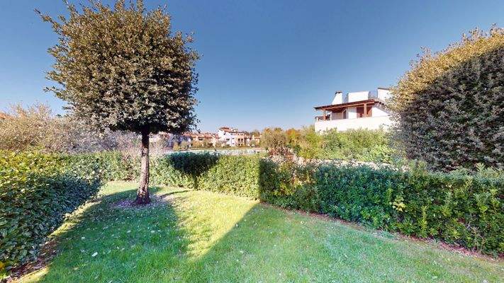 PR-024-97-Appartamento-con-doppi-giardini-al-Garda