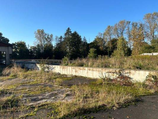 Grundstück mit Garagendach