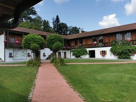 Innenhof Gutshof Brunnwies