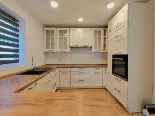 EG hochwertige Einbauküche