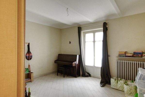 elegantes Haus im Zentrum von Canale –  Piemont