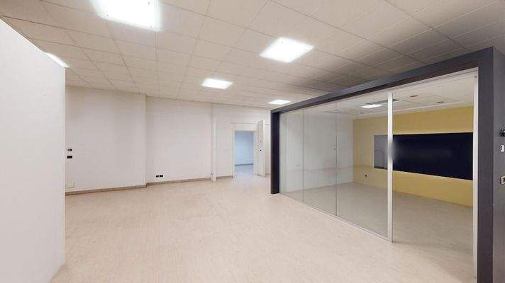 Geschäft-Meran-Fläche-Mieten-Autoabstellplätze-Gelegenheit