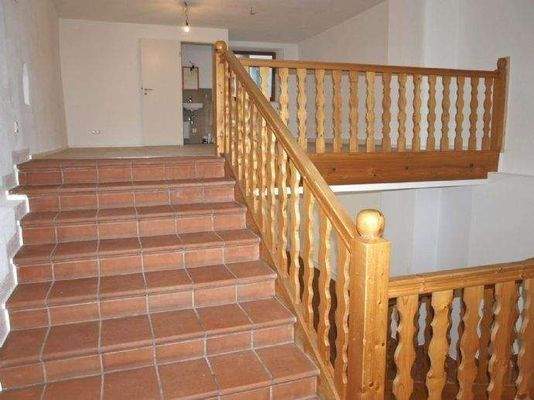 Treppe ins Obergeschoss