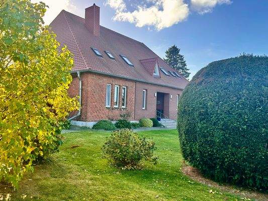 Südöstliche Ansicht mit Eingangsbereich