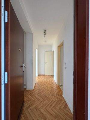 Wohnungstür und Diele