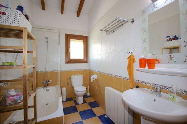 Badezimmer mit Badewanne