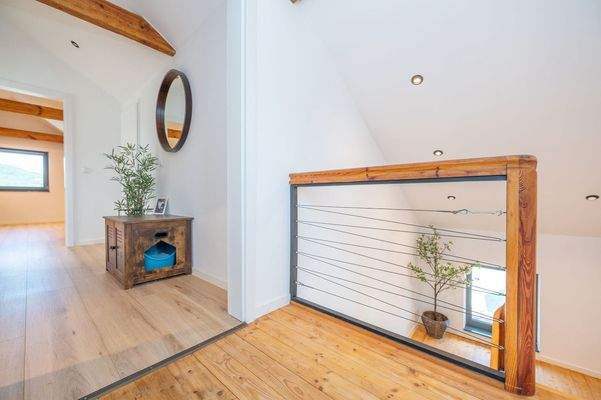 Treppenhaus / Flur DG