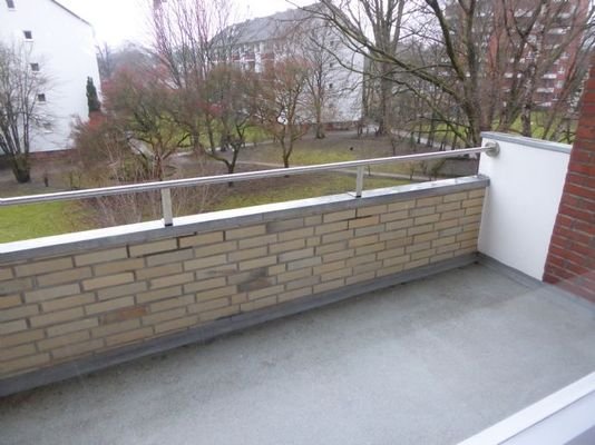 Süd-Westbalkon zum Garten