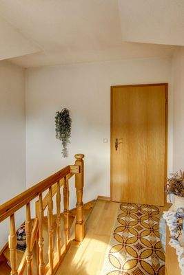 Treppenflur OG_.jpg