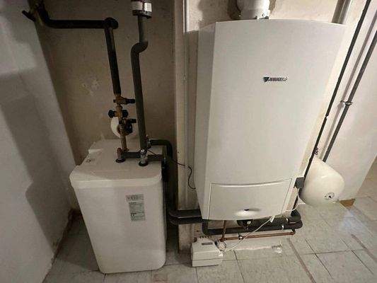 Gasbrennwerttherme Junkers