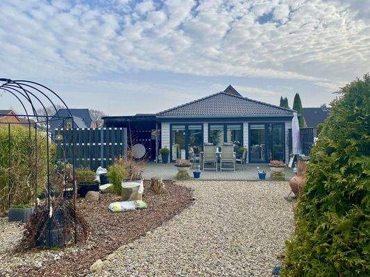 21) Außenansicht, Bungalow, Rückseite