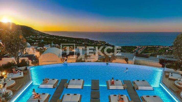Real Estate with Private Pools and Sea Views in Girne