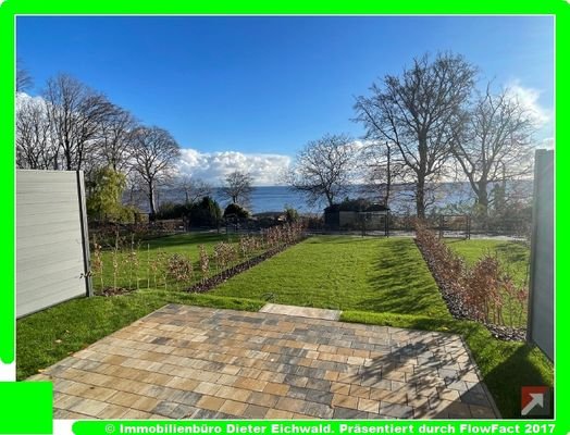 Terrasse und Gartenblick