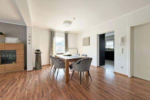 Esszimmer mit Terrassenzugang