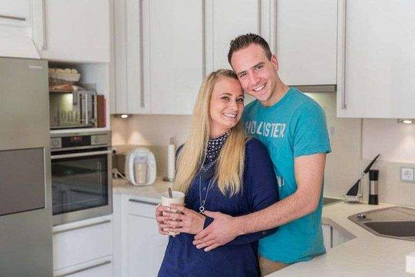 Glückliche massa-Baufamilie