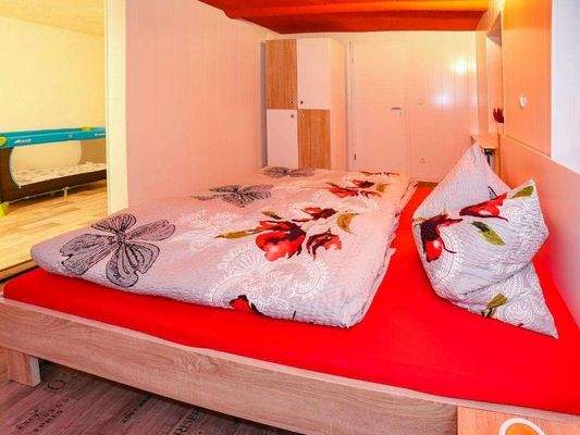 Schlafzimmer 1 Haus 1