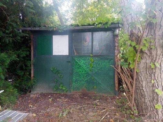 Blechhütte an der Senderstraße (mit Stromanschluß)