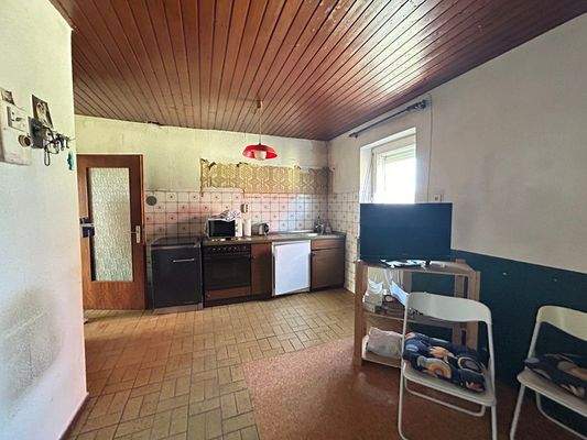 Küche mit Essbereich