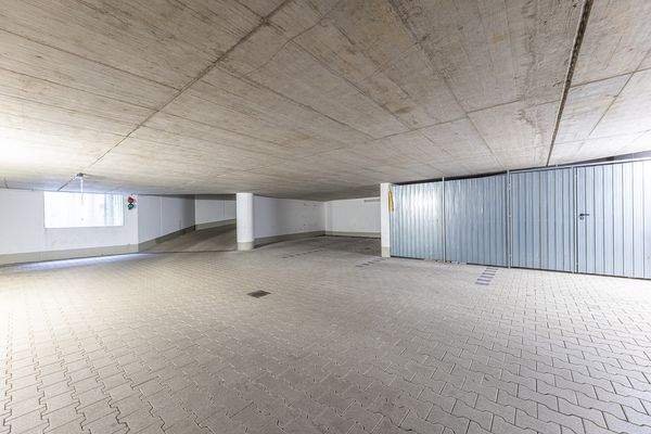 Tiefgarage, Stellplatz auf Option möglich